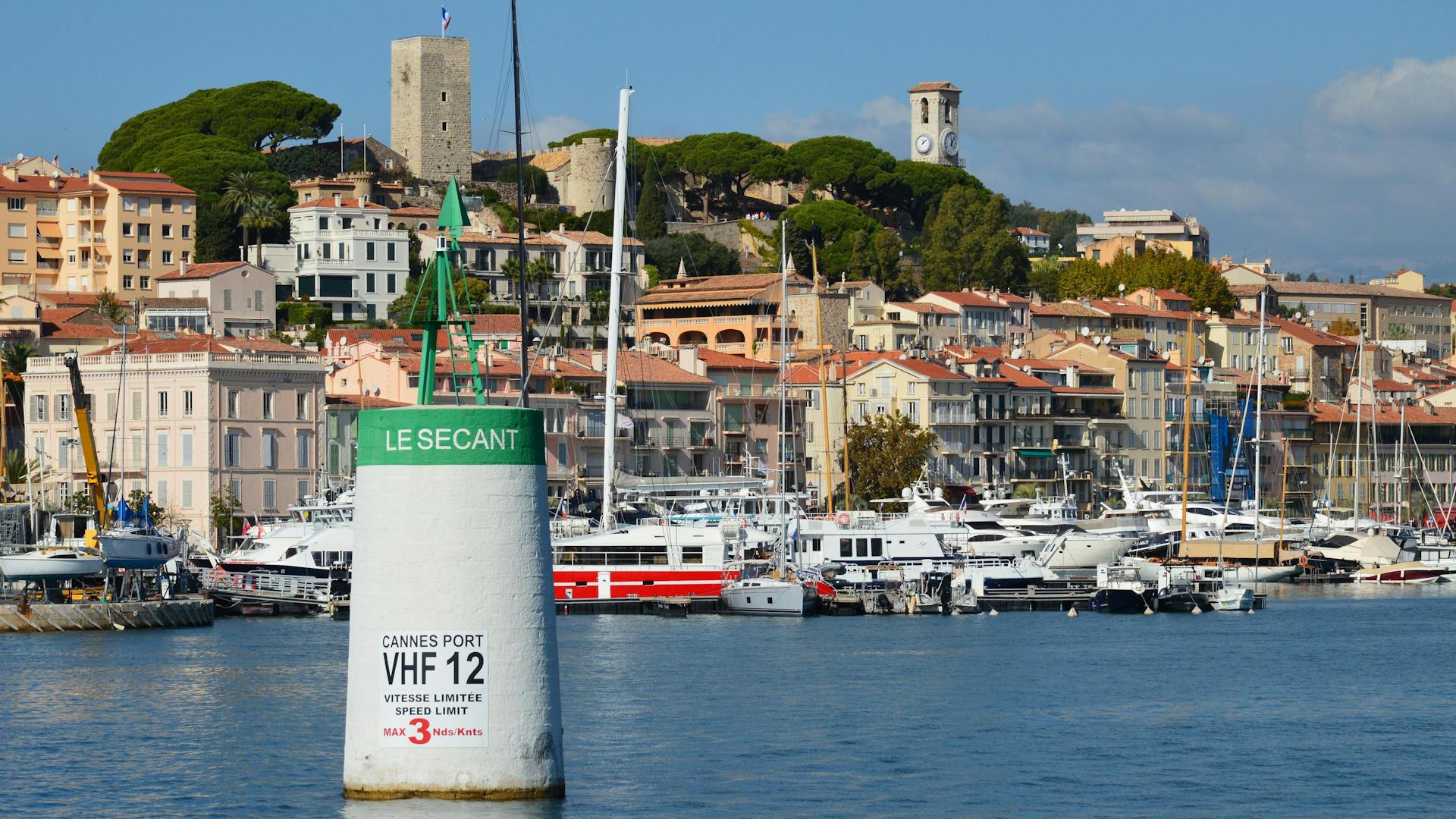 Transfert privé Aéroport Nice vers Cannes — vieux port et Le Suquet