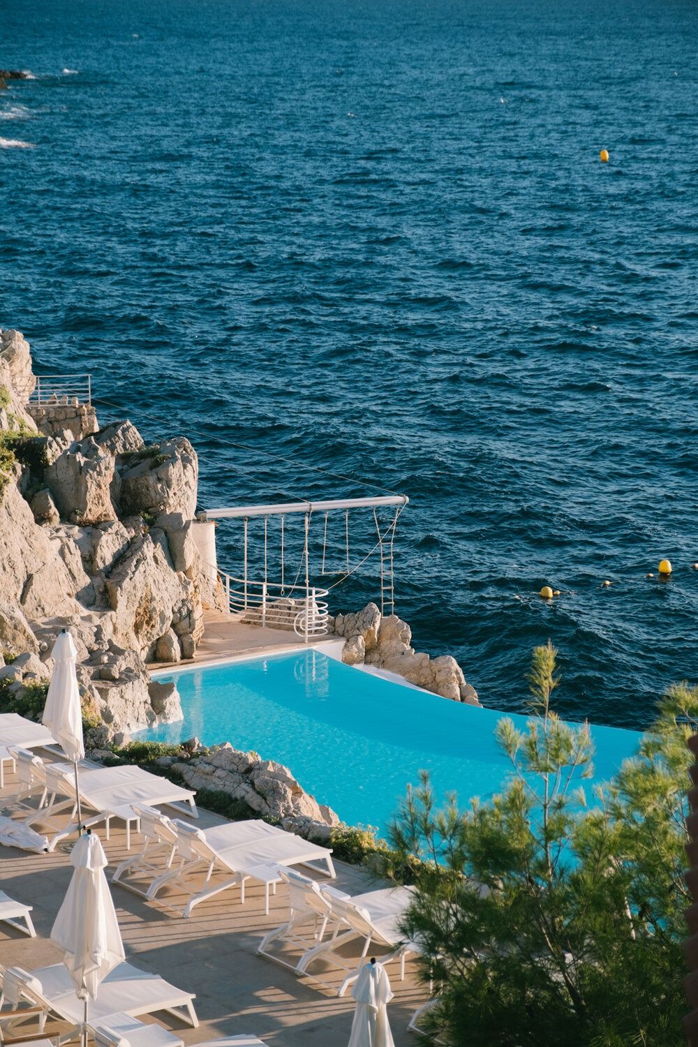 Hôtel du Cap-Eden-Roc à Antibes — chauffeur privé Transfer by Cab
